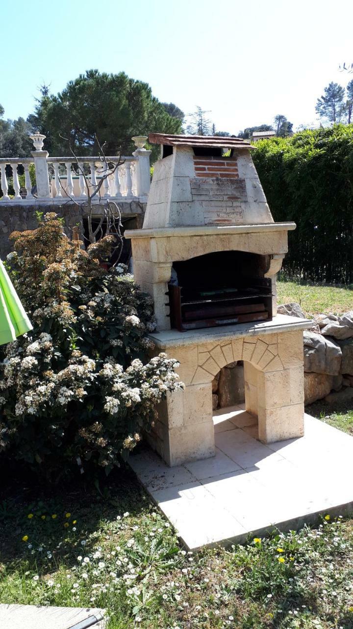 Gite Les Pins Peymeinade Extérieur photo